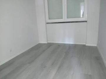 Apartamento T2 para Venda em Benfica