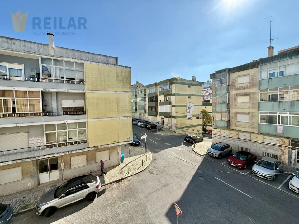 Apartamento T3 para Venda em Agualva e Mira-Sintra Foto 39