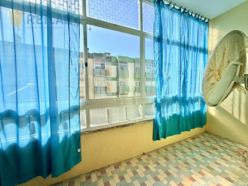 Apartamento T3 para Venda em Agualva e Mira-Sintra Foto 16