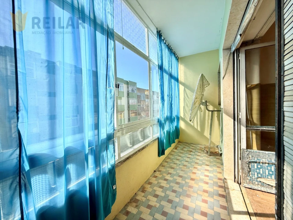 Apartamento T3 para Venda em Agualva e Mira-Sintra Foto 17