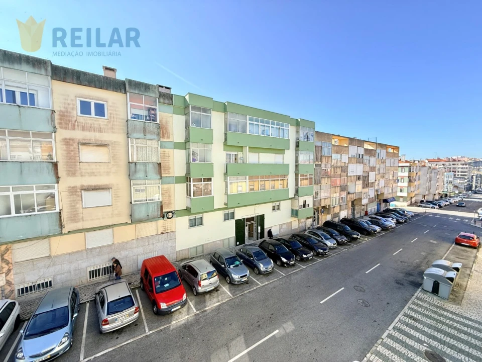 Apartamento T3 para Venda em Agualva e Mira-Sintra Foto 41