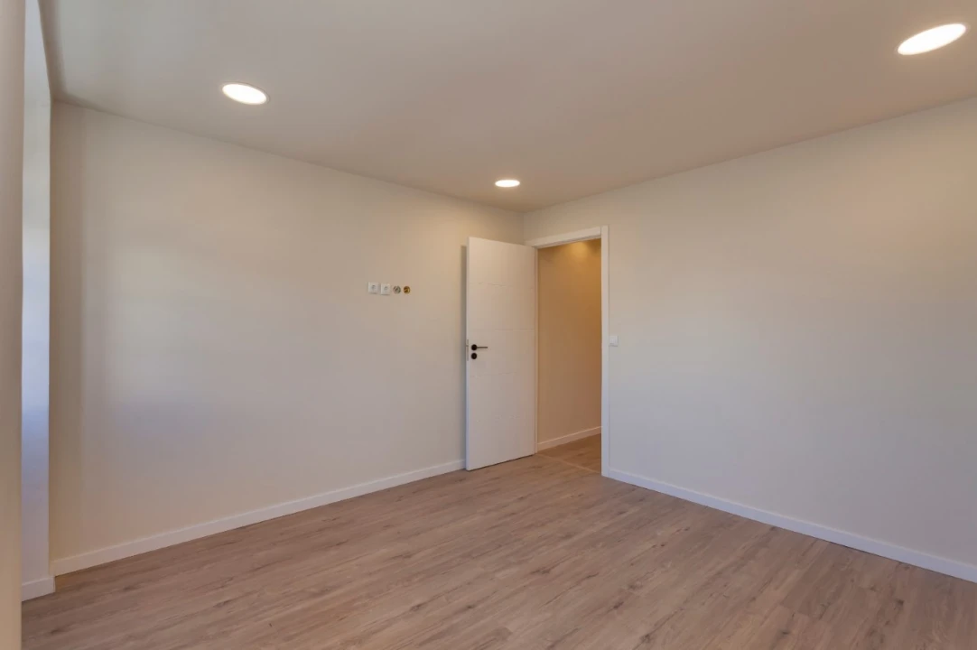 Apartamento T1 para Venda em Bonfim Foto 9