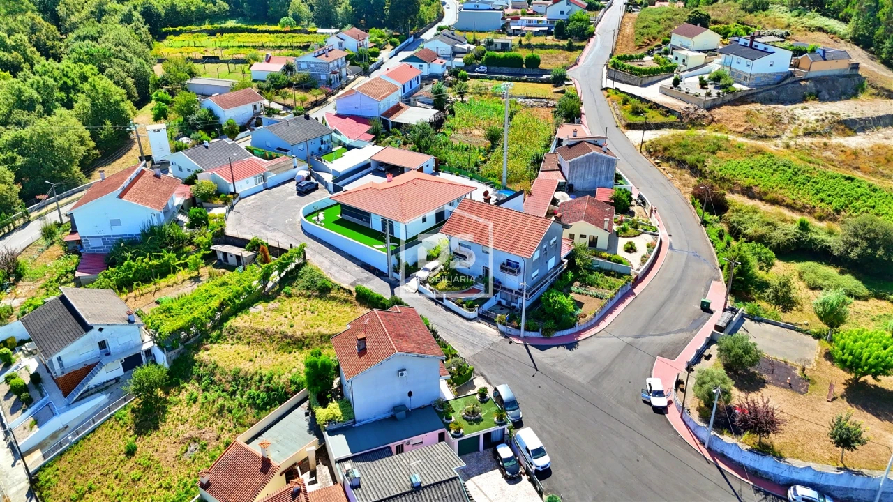 Moradia T5 para Venda em Vilar do Torno e Alentem Foto 9