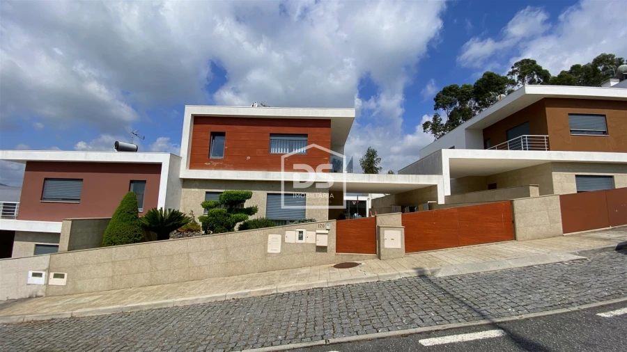 Moradia T3 para Venda em Cristelos, Boim e Ordem Foto 11