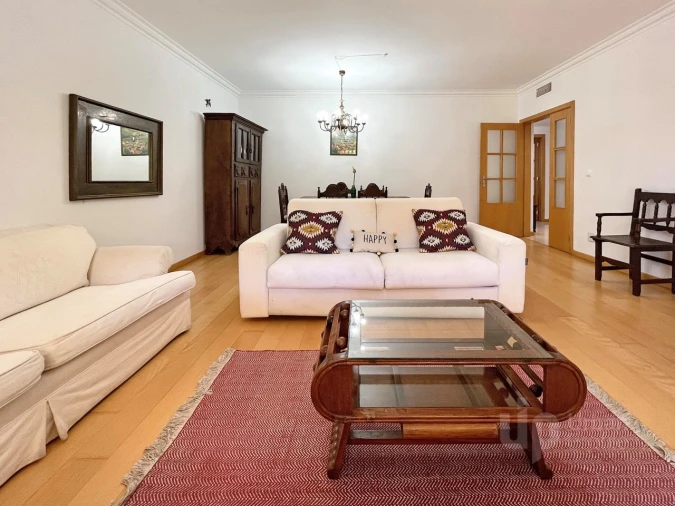 Apartamento T3 para Arrendamento em Carcavelos e Parede Foto 7