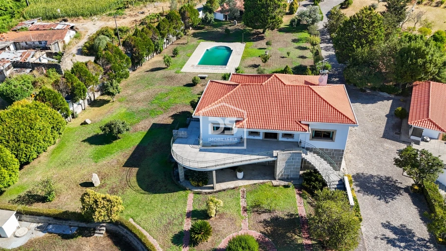 Quinta T9 para Venda em Penafiel Foto 1