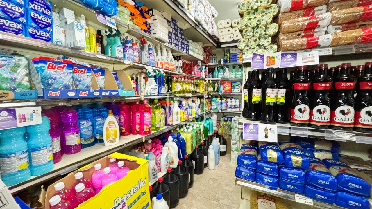 Loja para Trespasse em Nespereira e Casais Foto 7