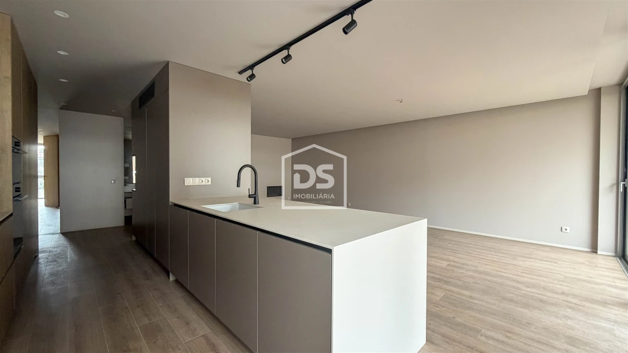 Apartamento T3 para Venda em Costa Foto 1