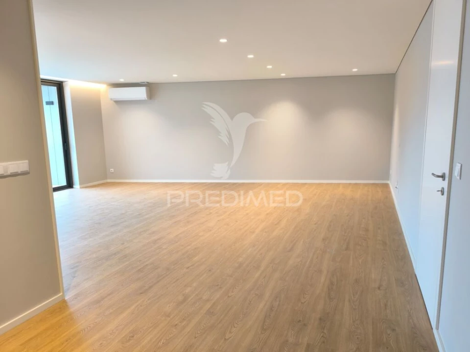 Apartamento T3 para Venda em Ferreiros e Gondizalves Foto 2