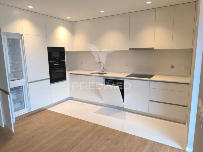 Apartamento T3 para Venda em Ferreiros e Gondizalves Foto 10