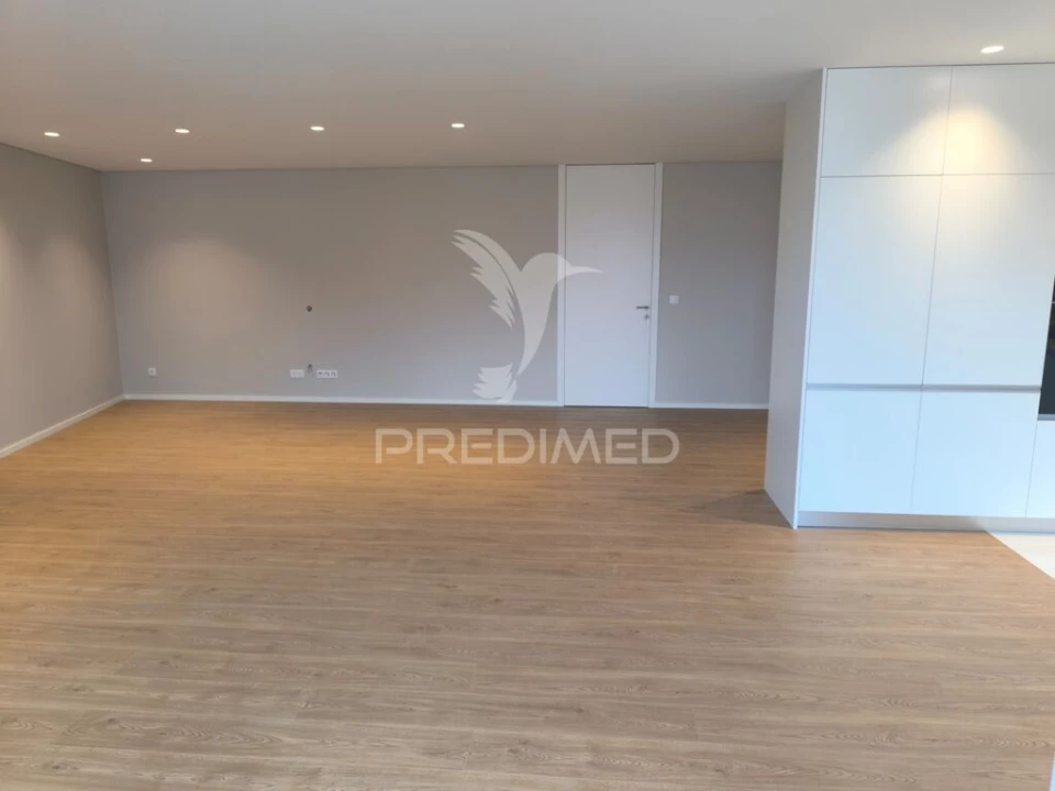 Apartamento T3 para Venda em Ferreiros e Gondizalves Foto 1