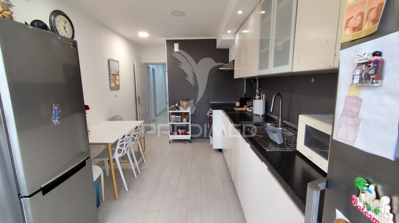 Apartamento T2 para Venda em Amora Foto 3