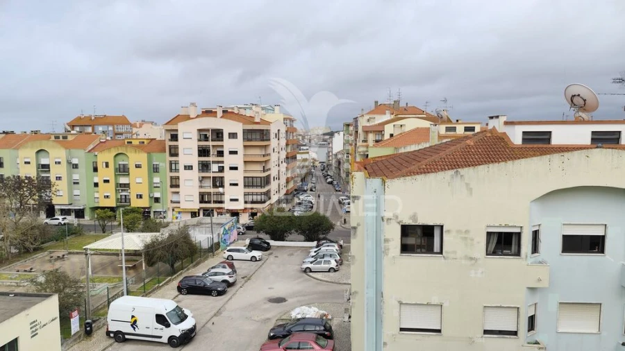 Apartamento T2 para Venda em Amora Foto 6