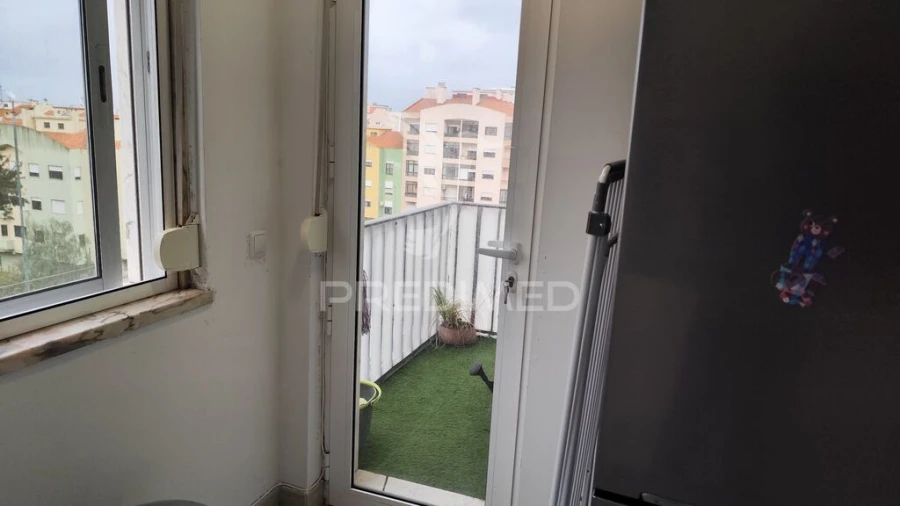 Apartamento T2 para Venda em Amora Foto 4