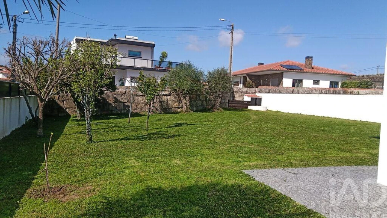 Moradia T3 para Venda em Antas Foto 36