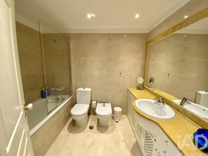 Moradia T5 para Venda em Corroios Foto 7