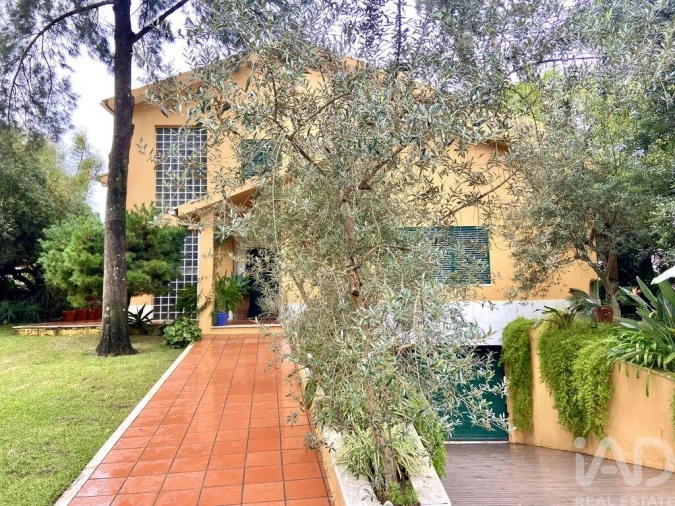 Moradia T5 para Venda em Corroios Foto 1