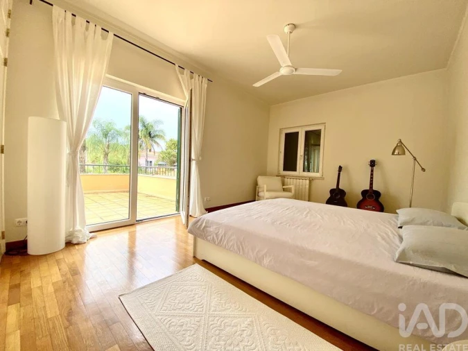 Moradia T5 para Venda em Corroios Foto 9