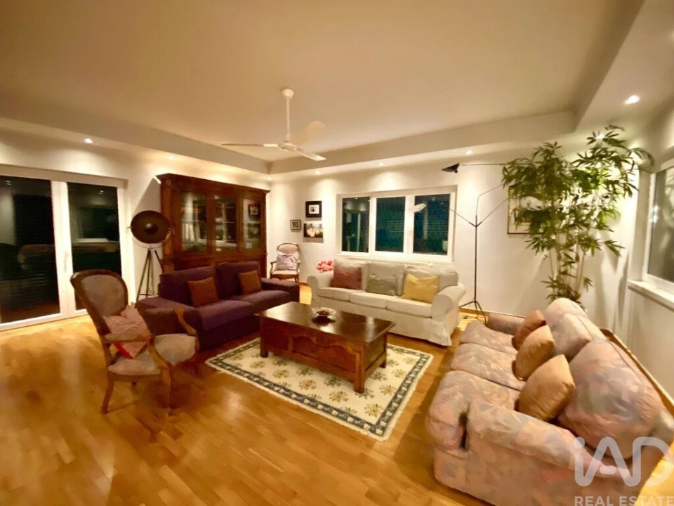 Moradia T5 para Venda em Corroios Foto 3