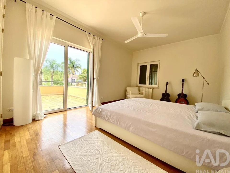 Moradia T5 para Venda em Corroios Foto 9