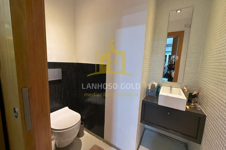 Loja para Venda em Povoa de Lanhoso (N. Senhora do Amparo) Foto 5