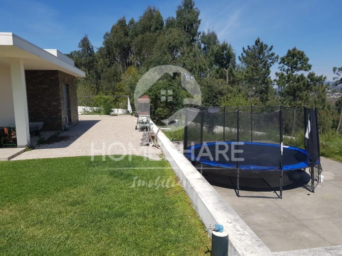 Moradia T6 para Venda em Recarei Foto 4