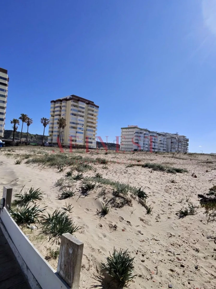 Apartamento T1 para Venda em Costa da Caparica Foto 16