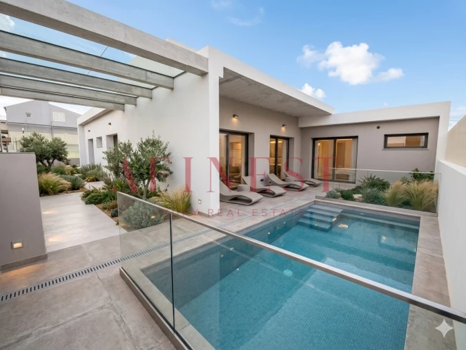 Moradia T4 para Venda em Fernao Ferro Foto 1