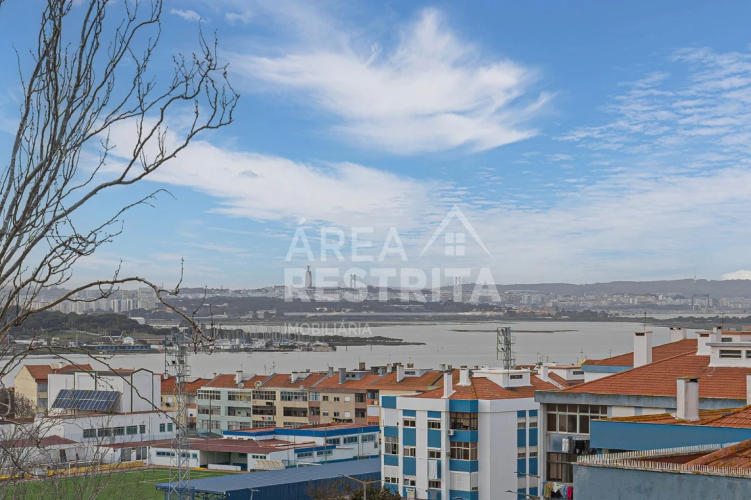 Apartamento T3 para Venda em Seixal, Arrentela e Aldeia de Paio Pires Foto 6