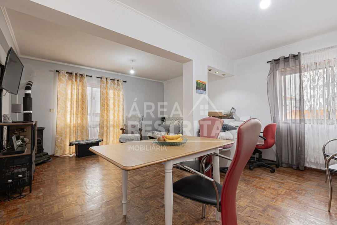 Apartamento T3 para Venda em Seixal, Arrentela e Aldeia de Paio Pires Foto 10