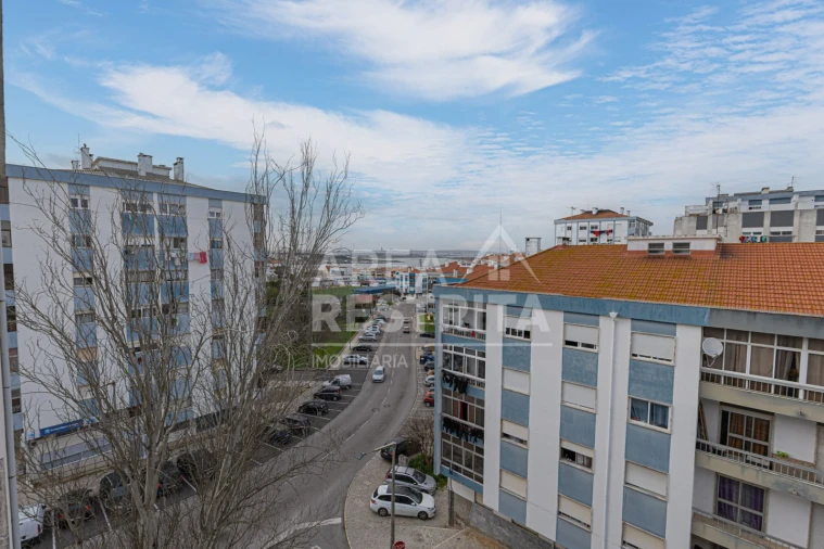 Apartamento T3 para Venda em Seixal, Arrentela e Aldeia de Paio Pires Foto 33
