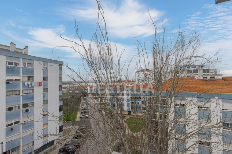 Apartamento T3 para Venda em Seixal, Arrentela e Aldeia de Paio Pires Foto 34