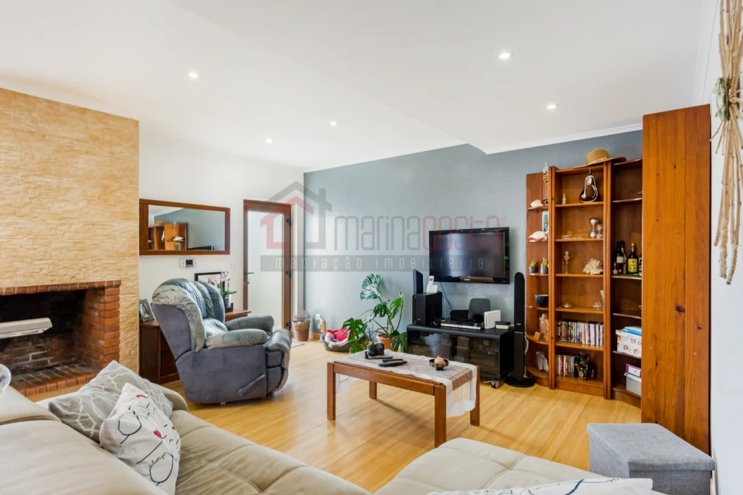 Moradia T6 para Venda em Atouguia da Baleia Foto 6