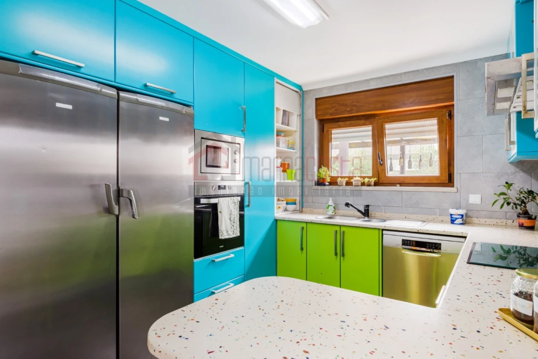 Moradia T6 para Venda em Atouguia da Baleia Foto 9