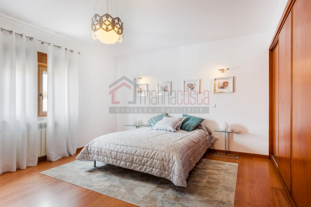 Moradia T6 para Venda em Atouguia da Baleia Foto 34