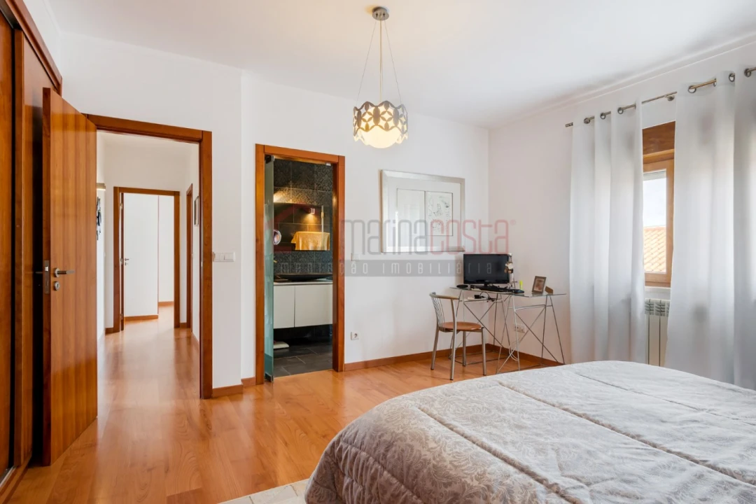 Moradia T6 para Venda em Atouguia da Baleia Foto 35