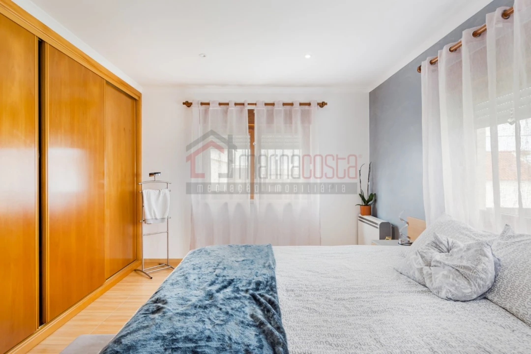 Moradia T6 para Venda em Atouguia da Baleia Foto 17