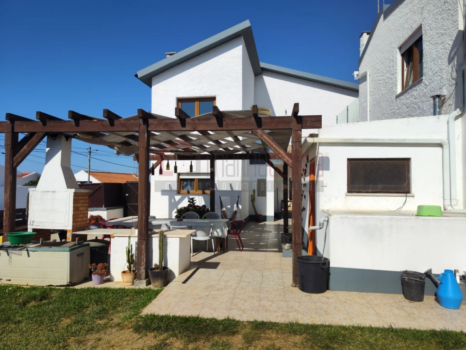 Moradia T6 para Venda em Atouguia da Baleia Foto 22