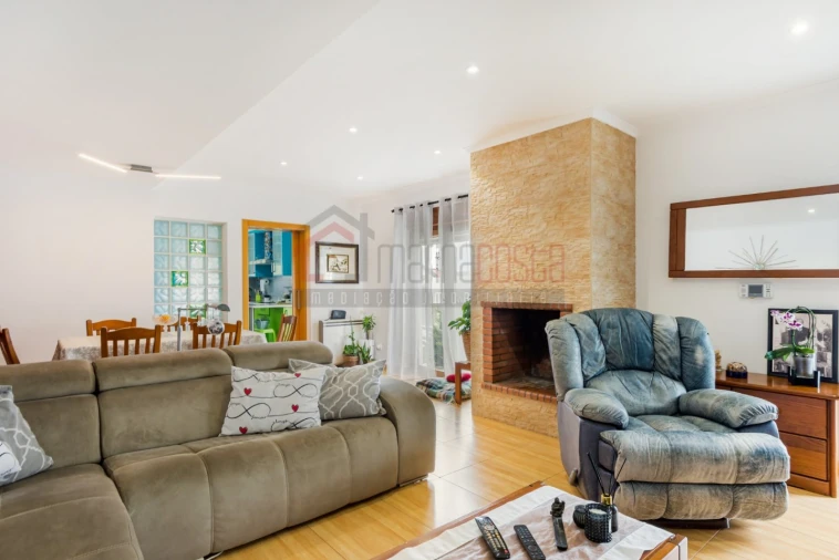 Moradia T6 para Venda em Atouguia da Baleia Foto 7