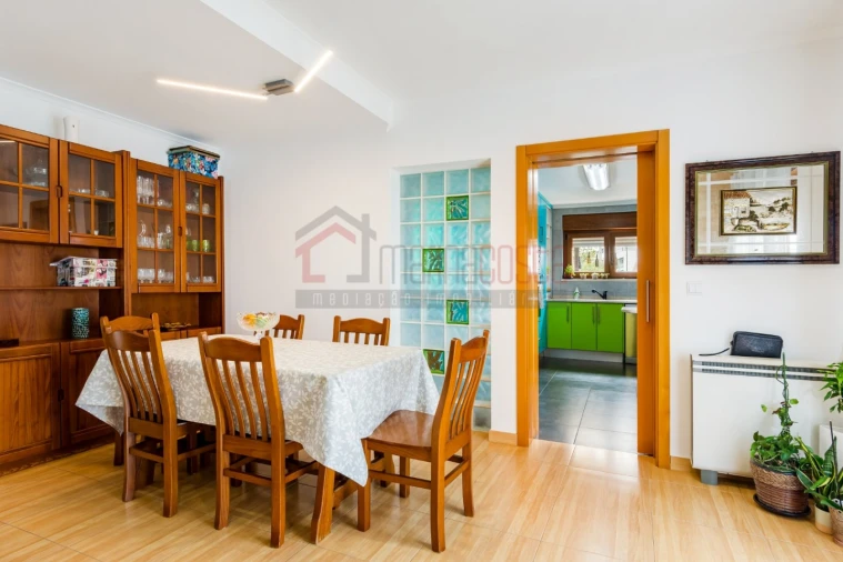 Moradia T6 para Venda em Atouguia da Baleia Foto 8