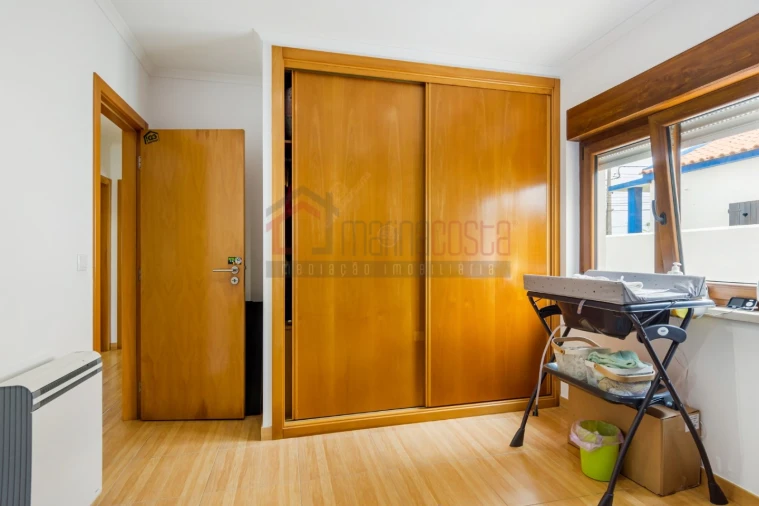 Moradia T6 para Venda em Atouguia da Baleia Foto 19