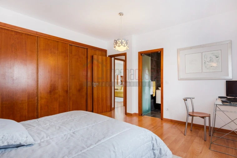 Moradia T6 para Venda em Atouguia da Baleia Foto 36