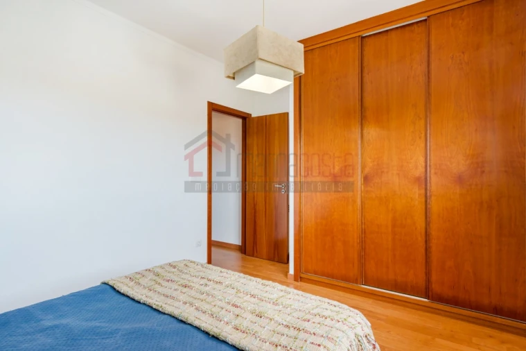 Moradia T6 para Venda em Atouguia da Baleia Foto 39