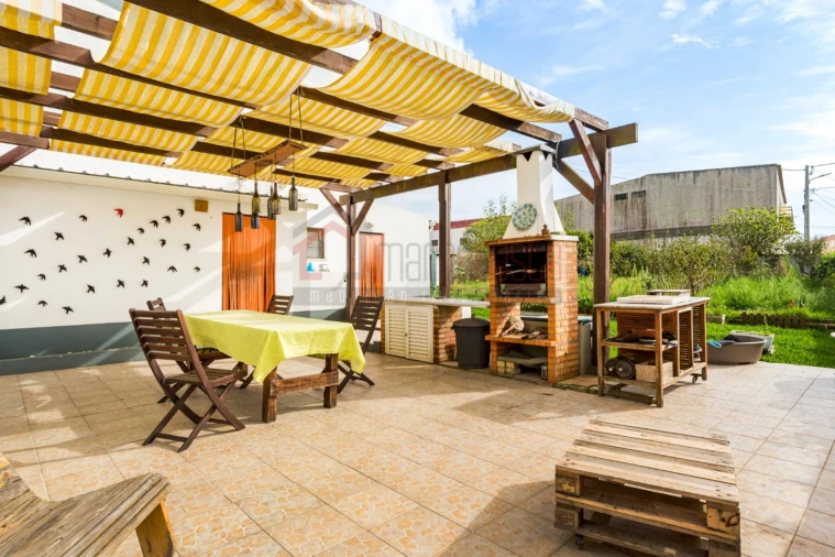 Moradia T6 para Venda em Atouguia da Baleia Foto 4