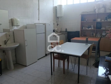 Armazém para Venda em Delães