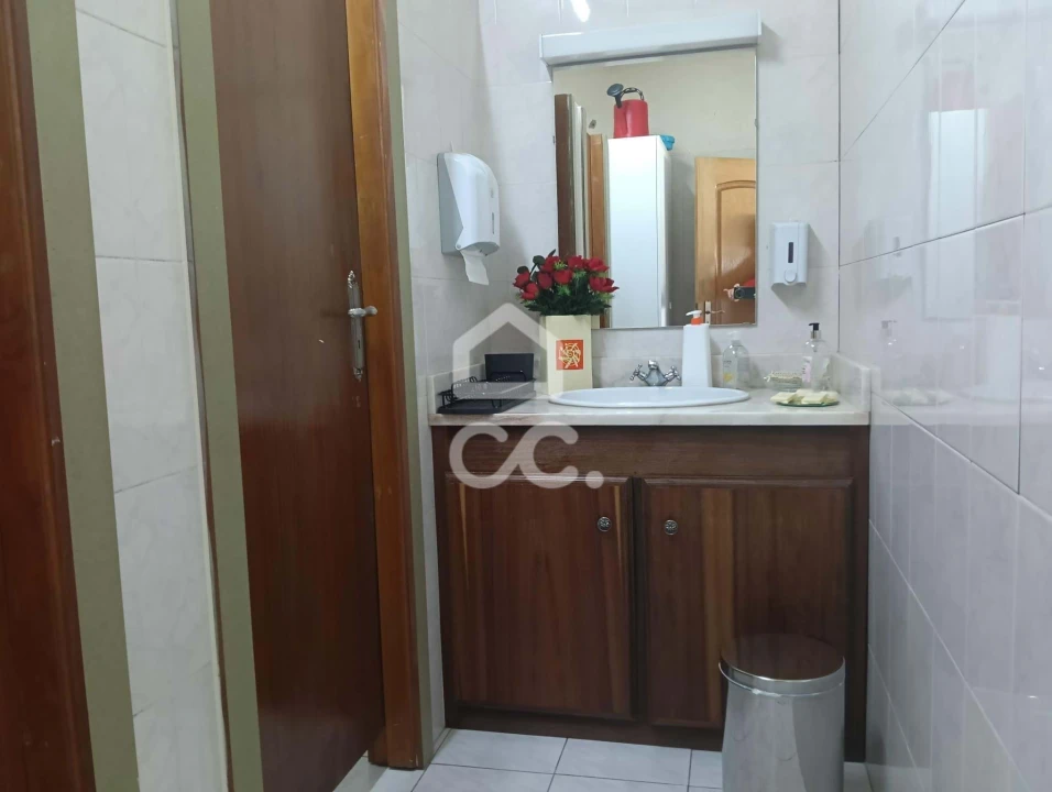 Prédio para Venda em Delães Foto 4