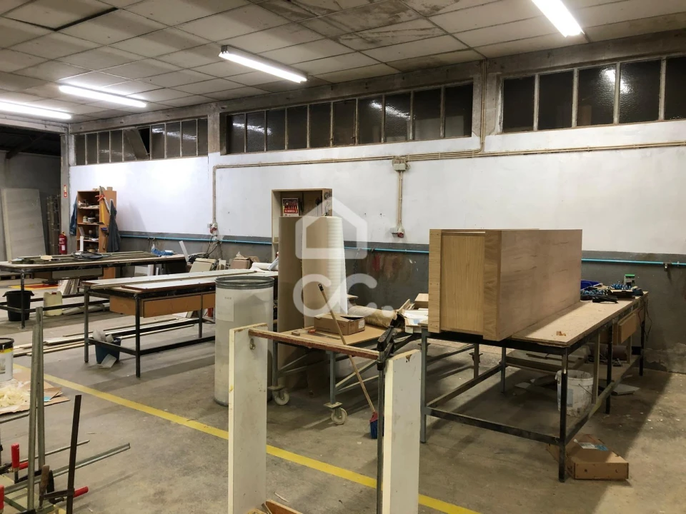 Armazém para Venda em Delães Foto 11