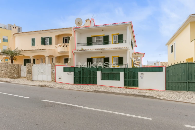 Moradia T3 para Arrendamento em Lagos (São Sebastião e Santa Maria)