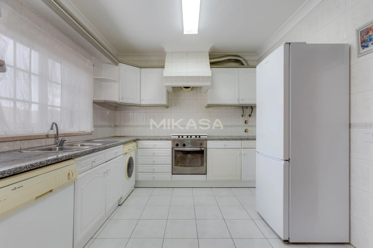 Moradia T3 para Arrendamento em Lagos (São Sebastião e Santa Maria) Foto 7