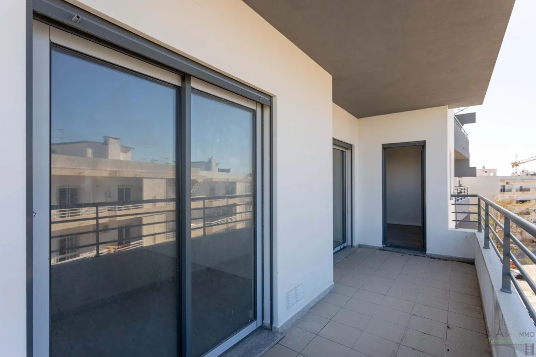 Apartamento T3 para Venda em Quelfes Foto 23